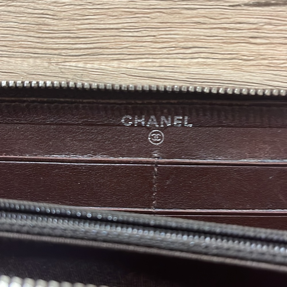 Chanel Interlocking Cc Logo Continental Wallet - image 6